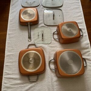 Copper Chef pan and lid set.